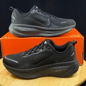 Mens Size 8 Nike Vomero 18 Triple Black Smoke Grey Running Shoes HM6803 005